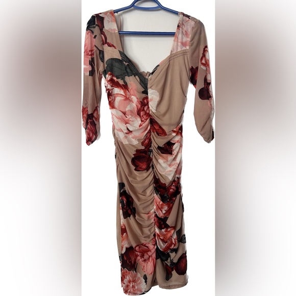 Le Chateau Floral Ruched Dress- Size M - Picture 2 of 4
